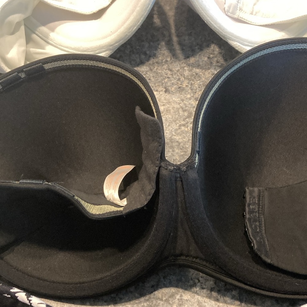Bras - Picture 6 of 8